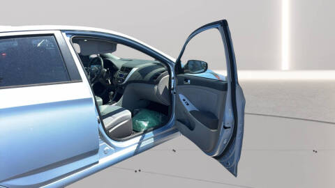 2013 Hyundai Accent SE