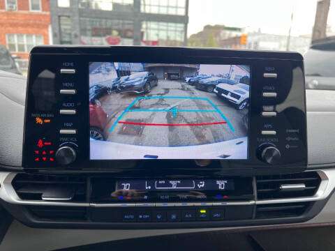 2022 Toyota Sienna LE 8-Passenger