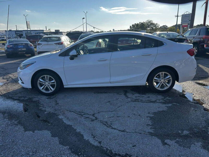 2017 Chevrolet Cruze LT Auto