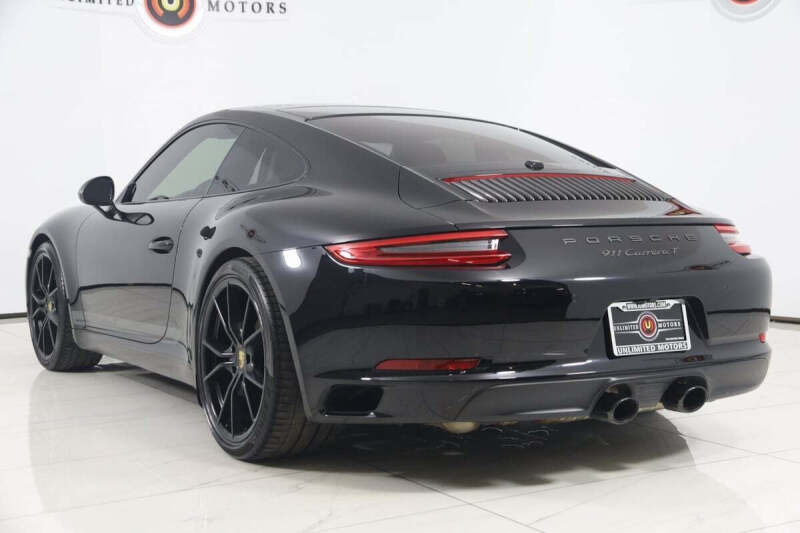 2019 Porsche 911 Carrera