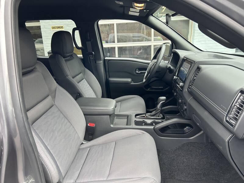 2023 Nissan Frontier SV