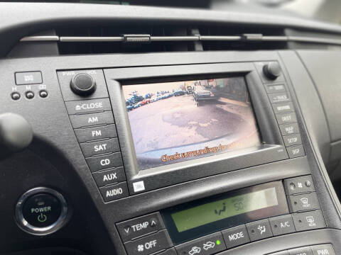 2010 Toyota Prius III