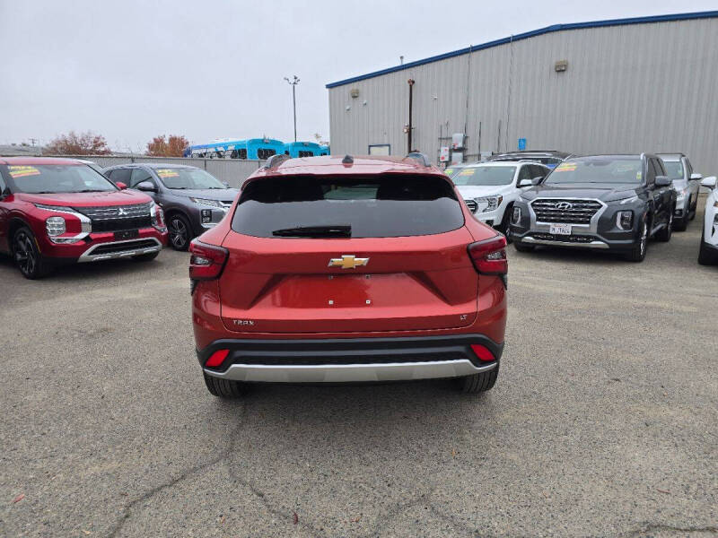 2024 Chevrolet Trax LT