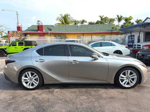 2023 Lexus IS 300