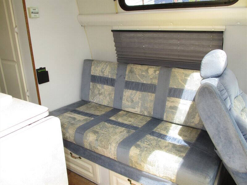 2000 Dodge Ram Van 3500