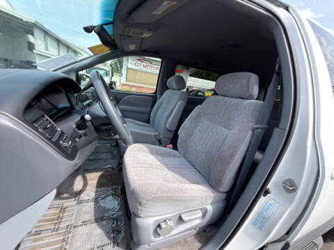 2000 Toyota Sienna LE