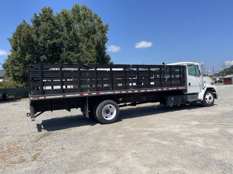 2001 Freightliner FL60