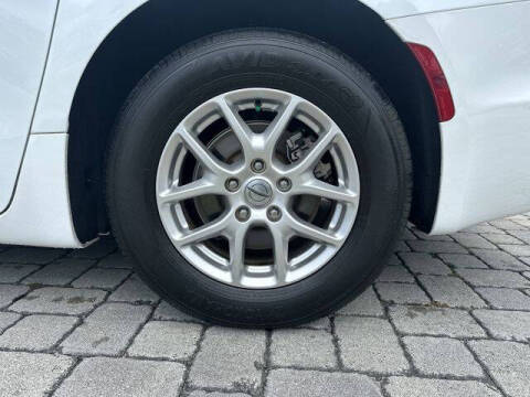 2024 Chrysler Pacifica Touring