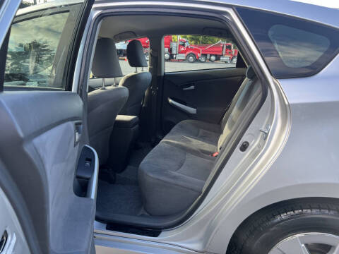 2010 Toyota Prius III