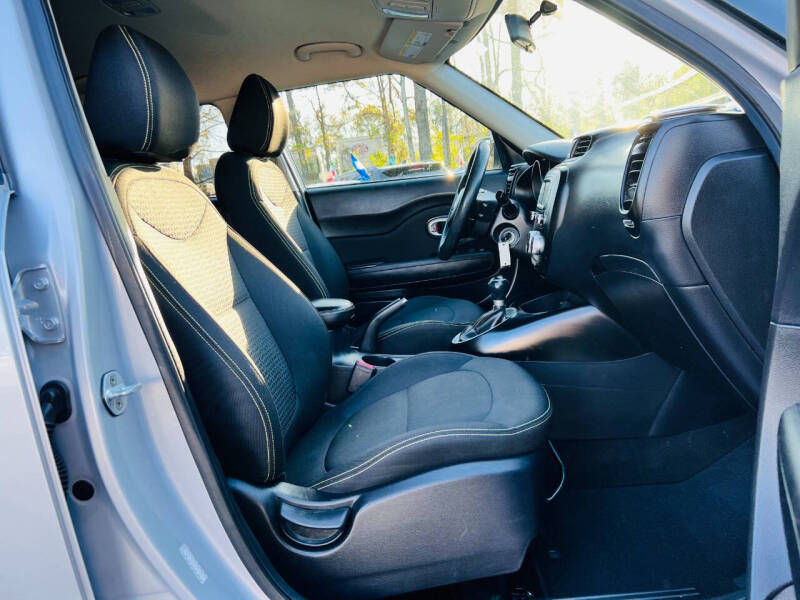 2016 Kia Soul +