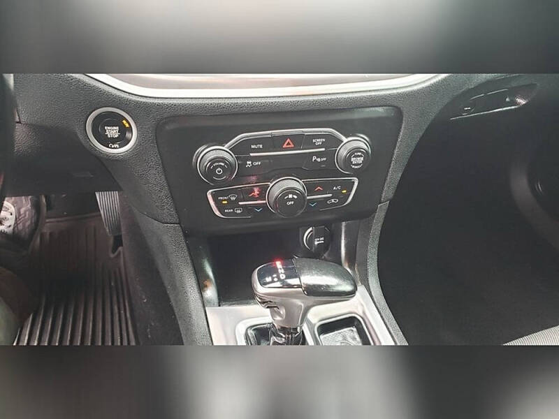 2019 Dodge Charger SXT