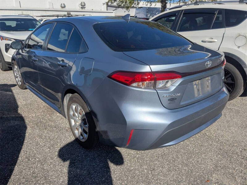2022 Toyota Corolla LE