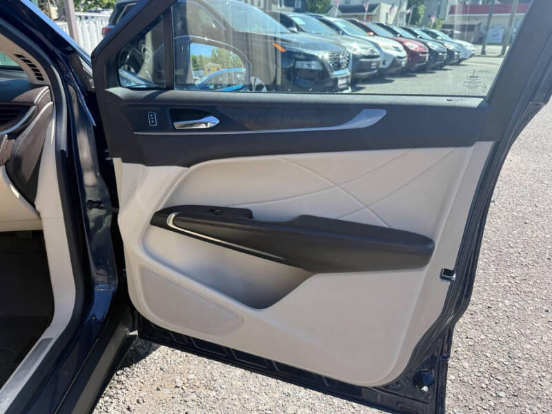 2017 Lincoln MKC Reserve