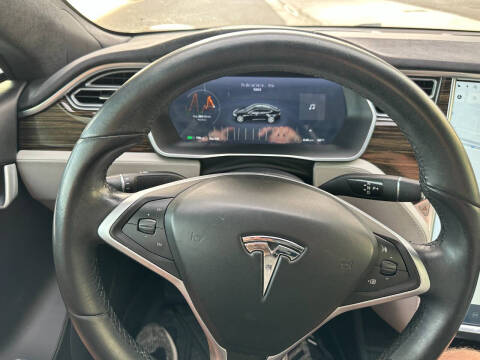 2015 Tesla Model S 70