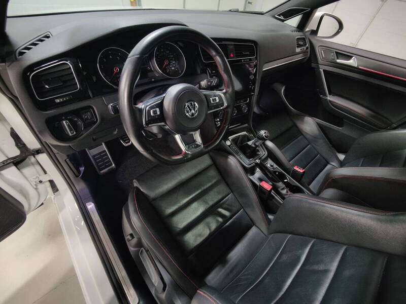 2019 Volkswagen Golf GTI S