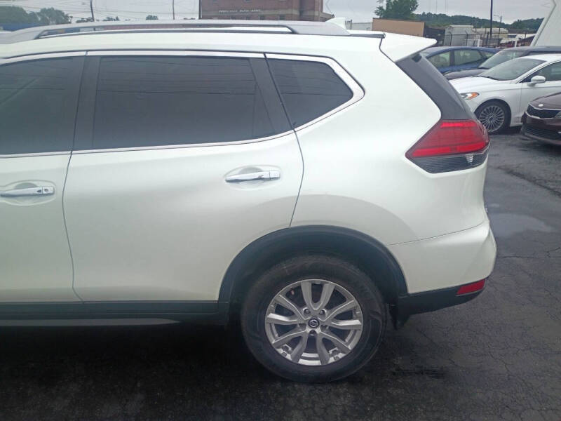 2017 Nissan Rogue SV