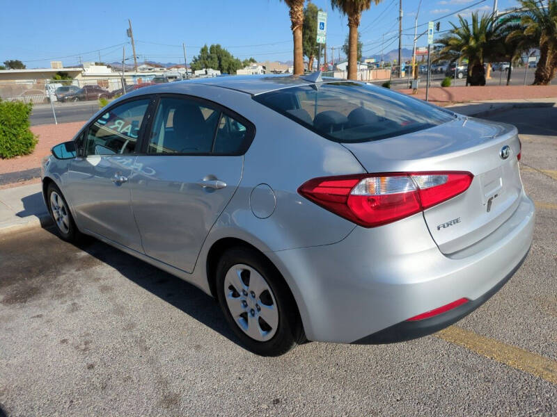 2015 Kia Forte LX photo 3