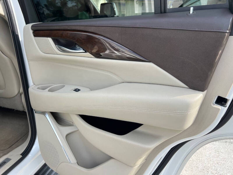 2017 Cadillac Escalade Standard