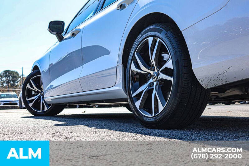 2024 Volvo S60 B5 Core Dark Theme