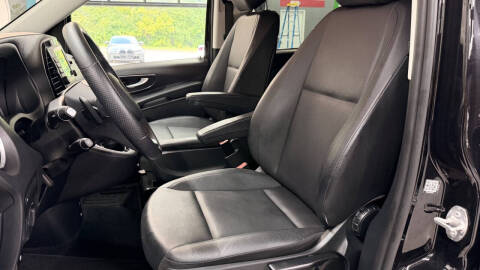 2023 Mercedes-Benz Metris Passenger