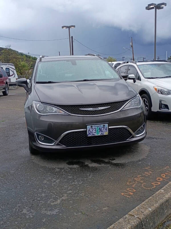 2020 Chrysler Pacifica Touring L