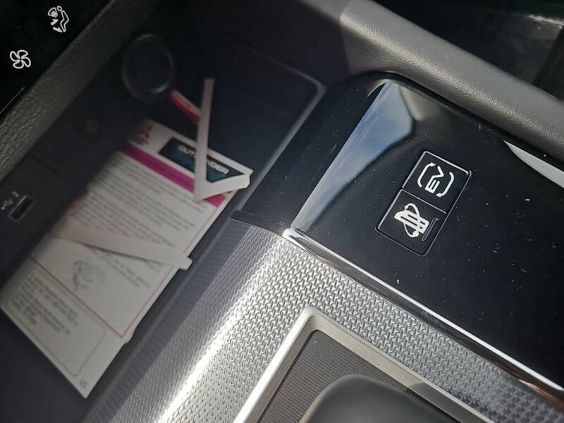 2025 Mitsubishi Outlander PHEV SEL