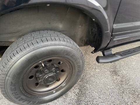 2004 Ford Excursion Eddie Bauer