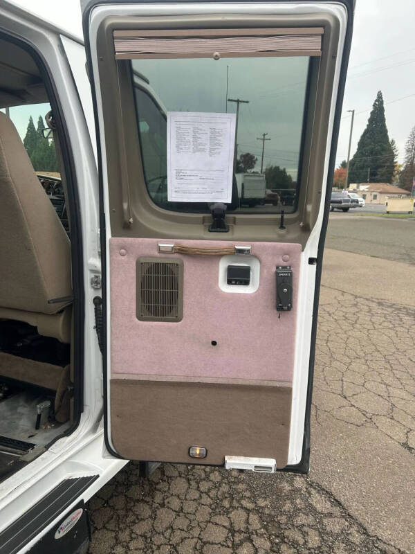 2008 Ford E-Series E-250 SD