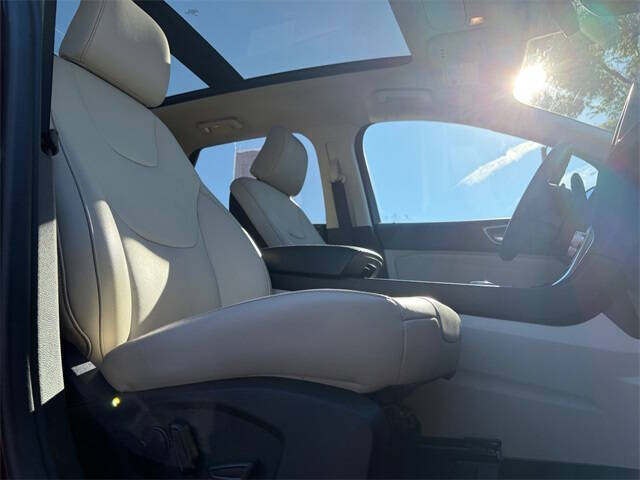 2021 Ford Edge Titanium