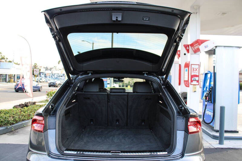 2021 Audi Q8 quattro Prestige 55 TFSI