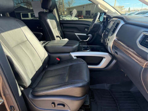 2017 Nissan Titan SL