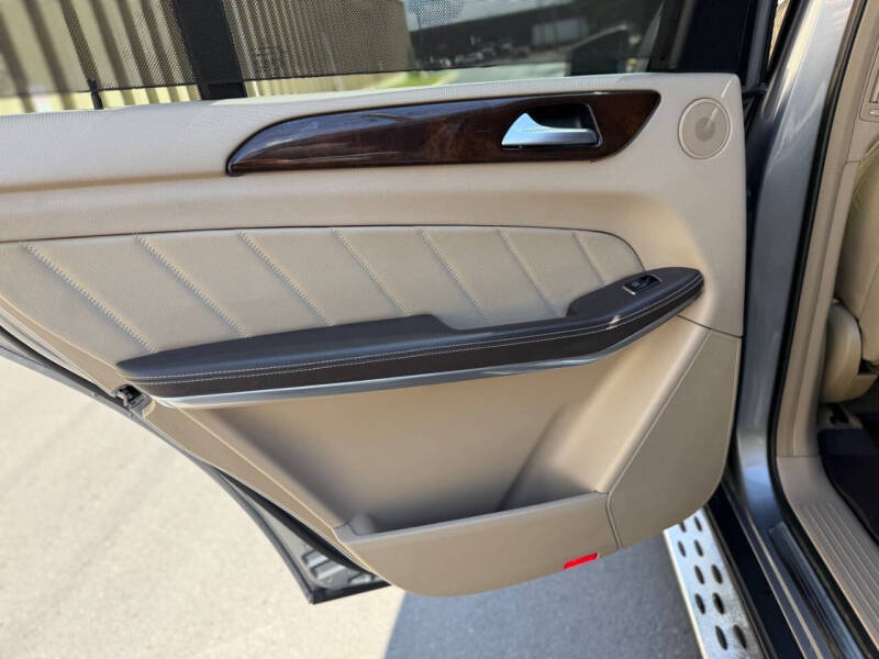 2014 Mercedes-Benz GL-Class GL 550 4MATIC