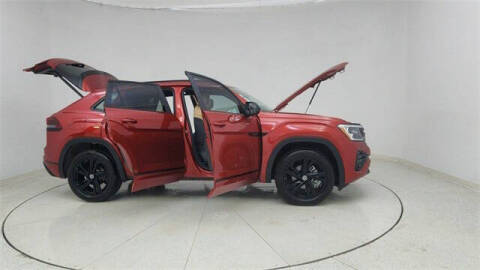 2025 Volkswagen Atlas Cross Sport SEL R-Line Black 4Motion