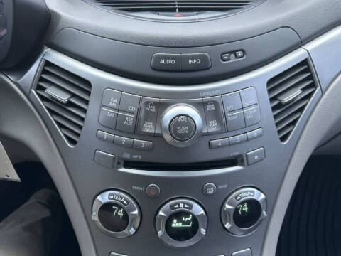 2008 Subaru Tribeca 5-Pass.