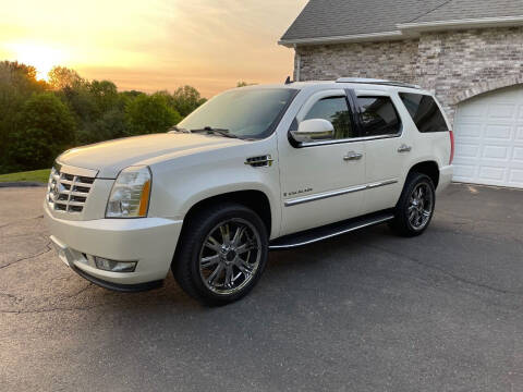 2009 Cadillac Escalade for sale at Deluxe Auto Sales Inc in Ludlow MA