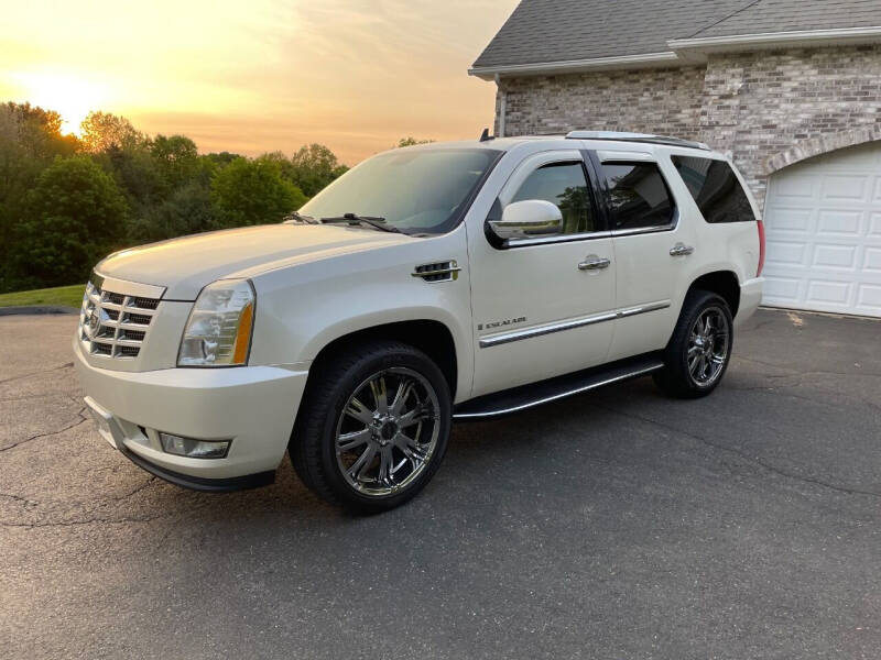 2009 Cadillac Escalade for sale at Deluxe Auto Sales Inc in Ludlow MA