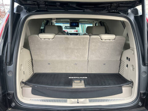 2018 Cadillac Escalade Luxury