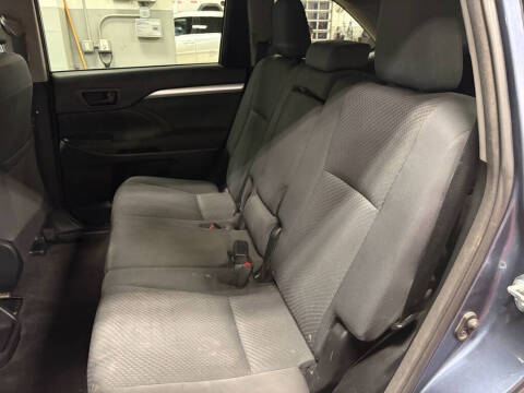 2015 Toyota Highlander LE