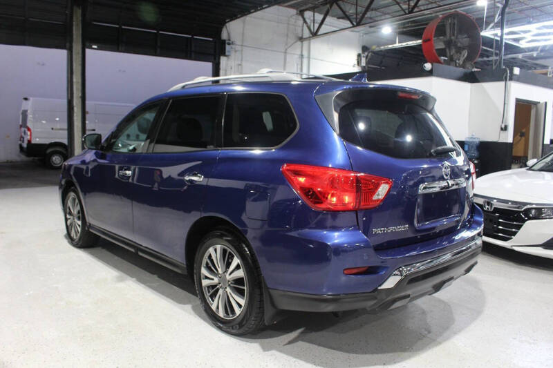 2019 Nissan Pathfinder S