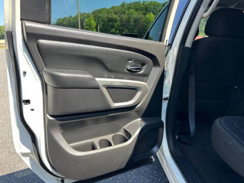 2017 Nissan Titan S