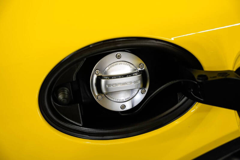 2016 Porsche Cayman GT4