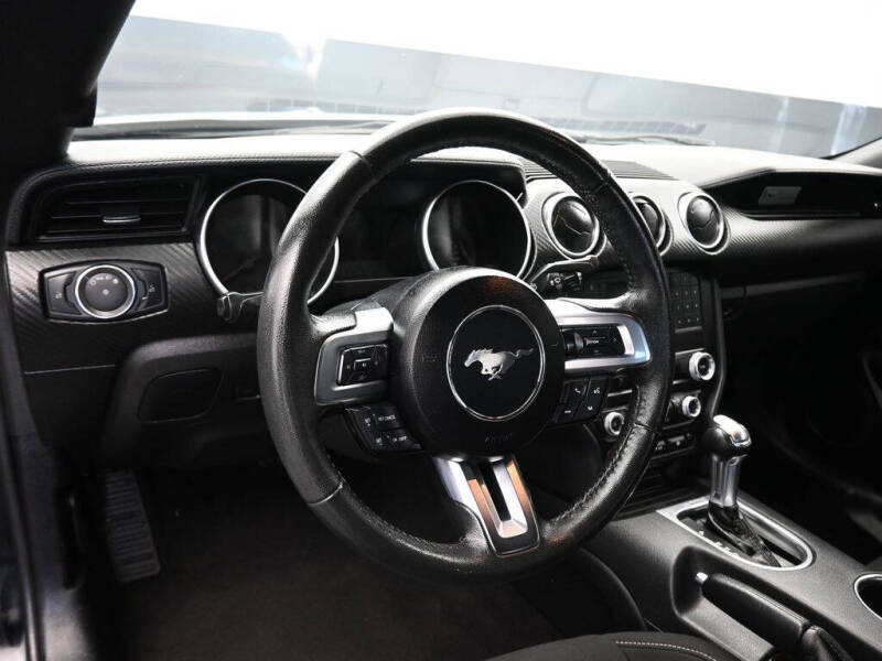 2021 Ford Mustang EcoBoost