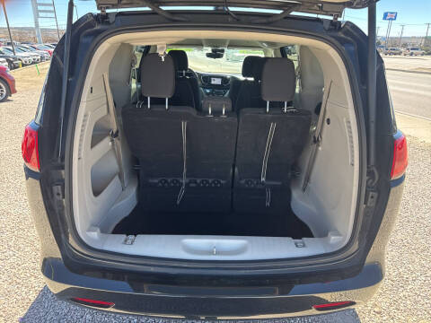 2024 Chrysler Voyager LX