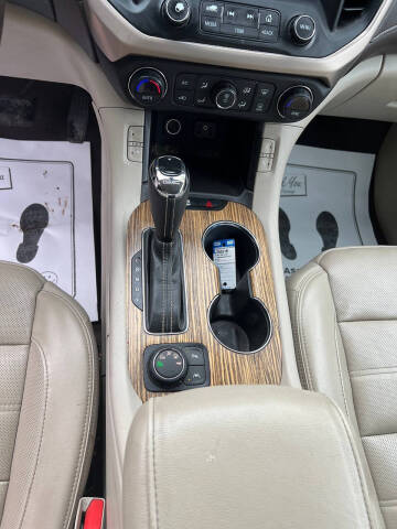 2017 GMC Acadia Denali