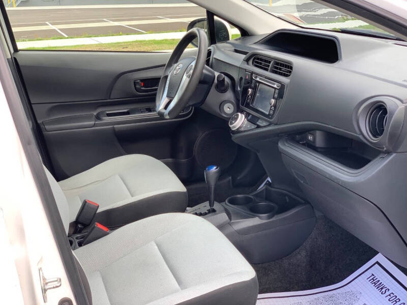 2016 Toyota Prius c One