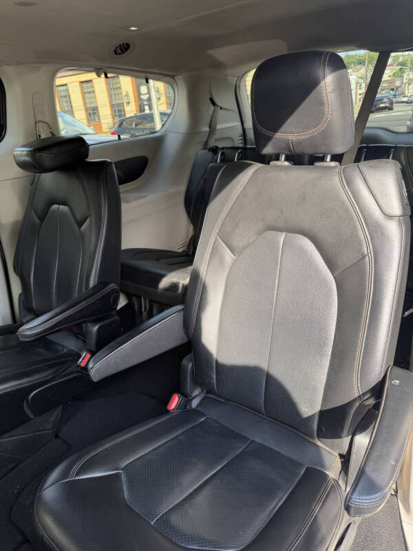 2020 Chrysler Pacifica Touring L