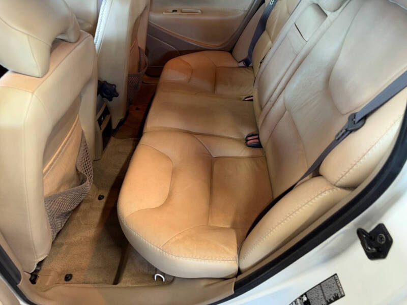 2004 Volvo XC70