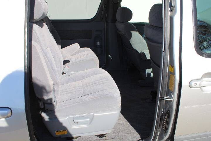 2002 Toyota Sienna LE