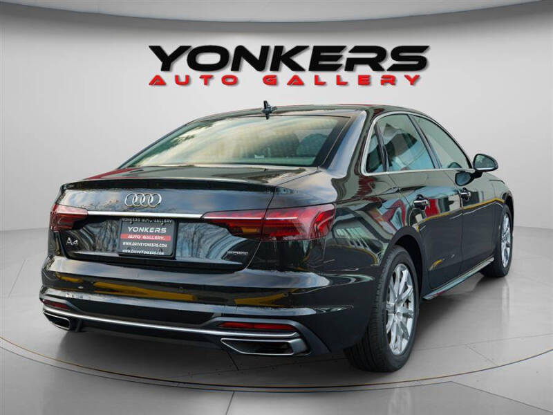 2022 Audi A4 quattro Premium 40 TFSI