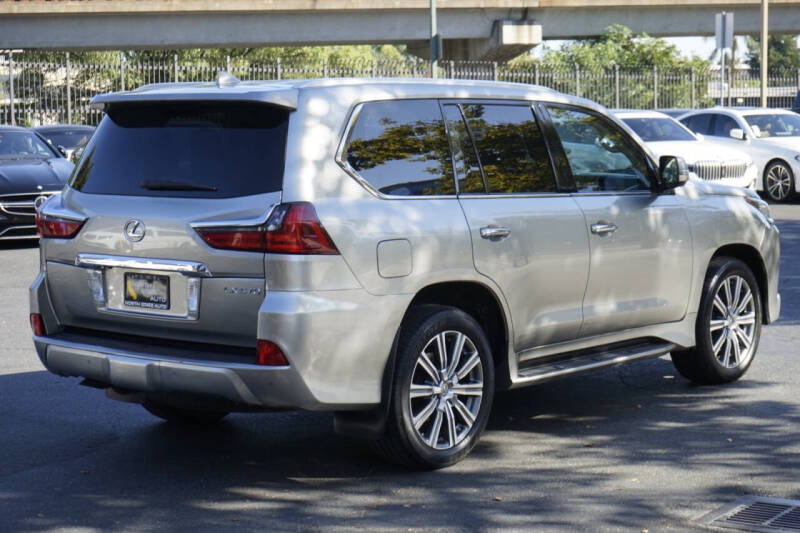 2016 Lexus LX 570